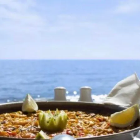 - Alicate Beachfront Apartment- 8 Marbella