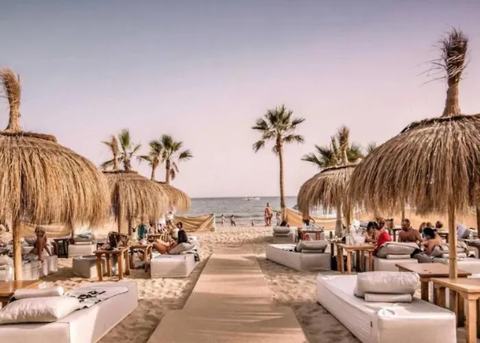 - Alicate Beachfront Apartment- 8 Апартаменты