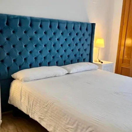 - Alicate Beachfront Apartment- 8 Marbellac